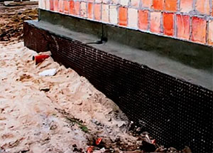 Защищаем бетон и кирпичь гидроизоляцией